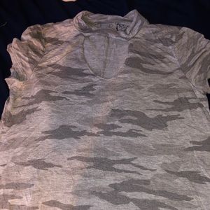 Maurices no show sleeve shirt very comfortable